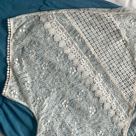 Absolutely Famous lace swimming suit cover up - Picture 6 of 9